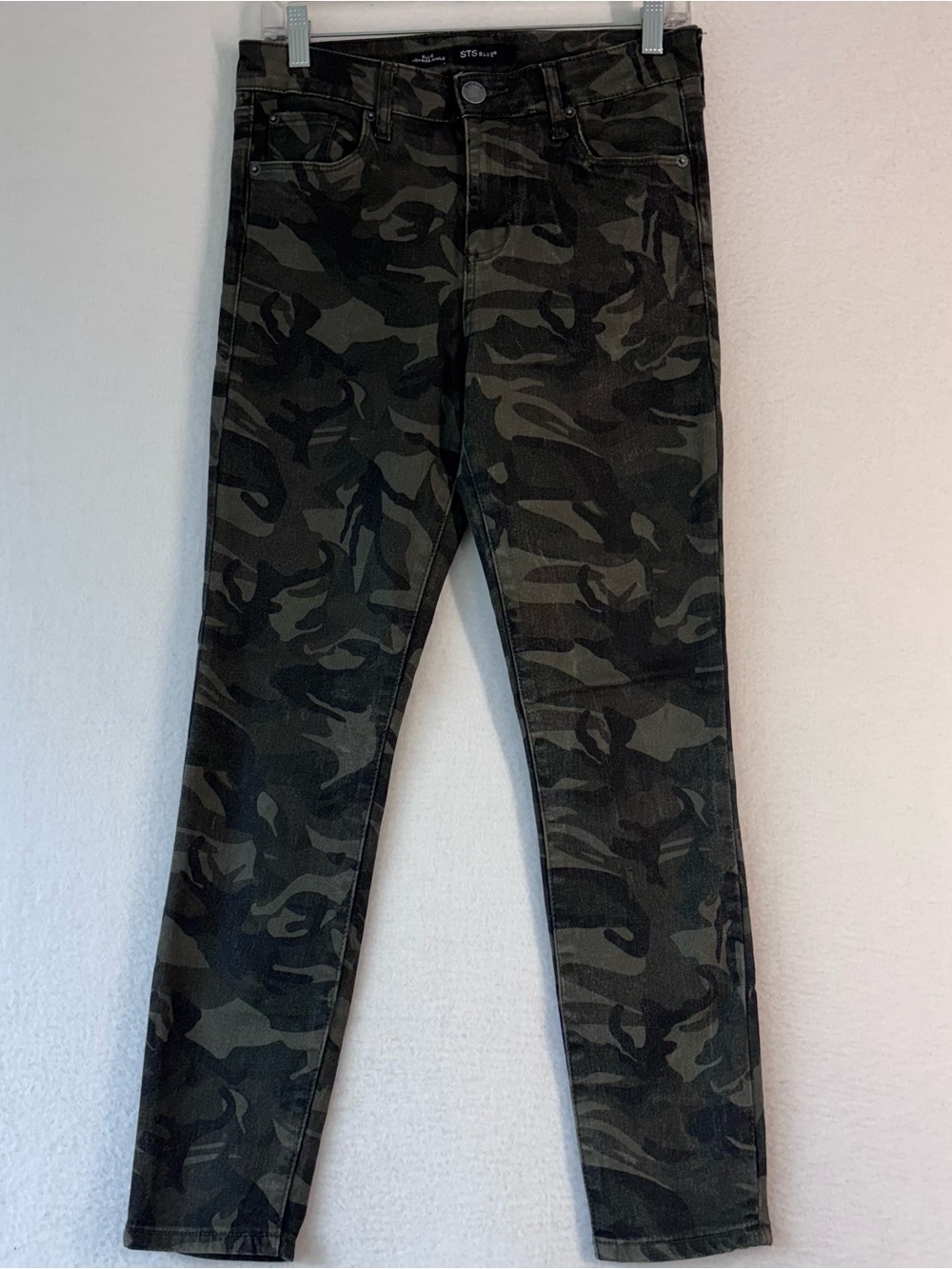 STS Blue Ellie Highrise Ankle Camo Jeans Size 28